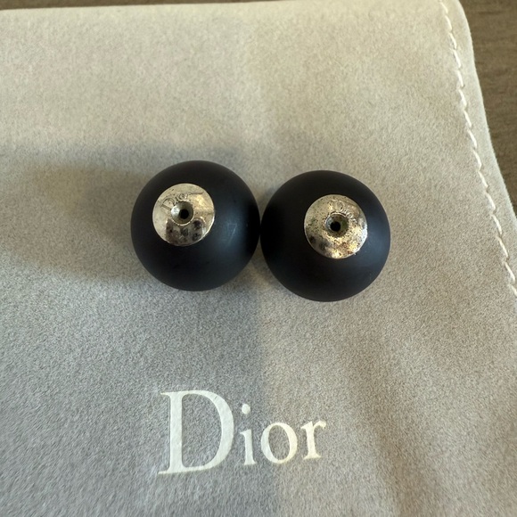 Dior | Tribales Pearl Black Earrings - Picture 5 of 9